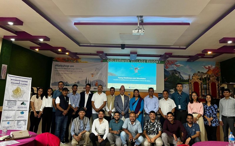 Nepal Flying Labs and the workshop participants take a group photo.