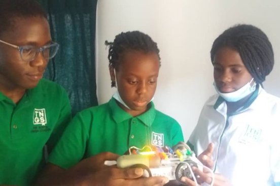 STEM KIDS Uganda Flying Labs